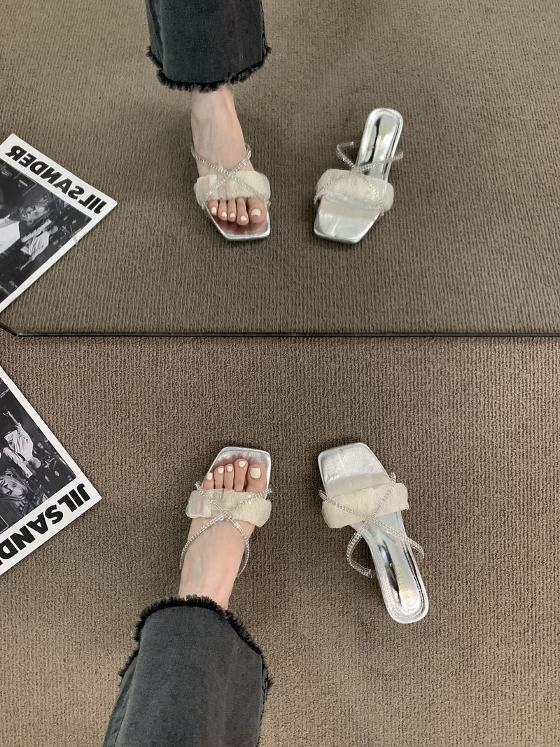 Sandálias prateadas com luz francesa, sandálias de salto alto com strass para uso ao ar livre, verão 2024, novos chinelos romanos_voghion.com
