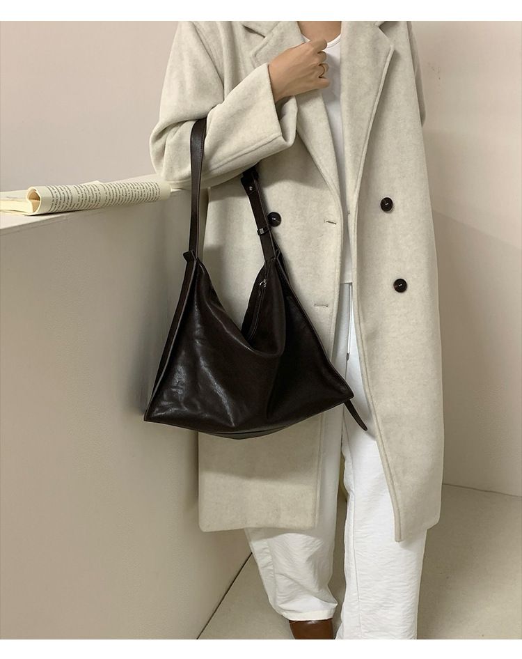 Borsa a tracolla in vera pelle 2024 nuova Hobo in pelle di mucca da donna, stile estremamente semplice, borsa a tracolla capiente, borsa grande per donna_voghion.com
