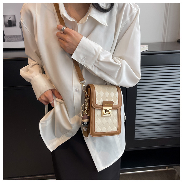 Borsa per cellulare Borsa da donna 2023 Nuova nicchia Borsa da donna Borsa a tracolla Borsa piccola all-match di lusso leggera a contrasto di colore_voghion.com