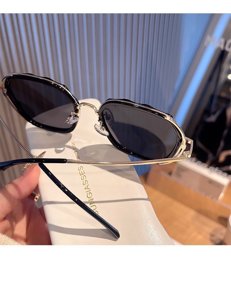 Temperament Elegant Sunglasses Women's Summer UV Protection Large Frame Shows Face Small Sunglasses Advanced Sense Travel_voghion.com