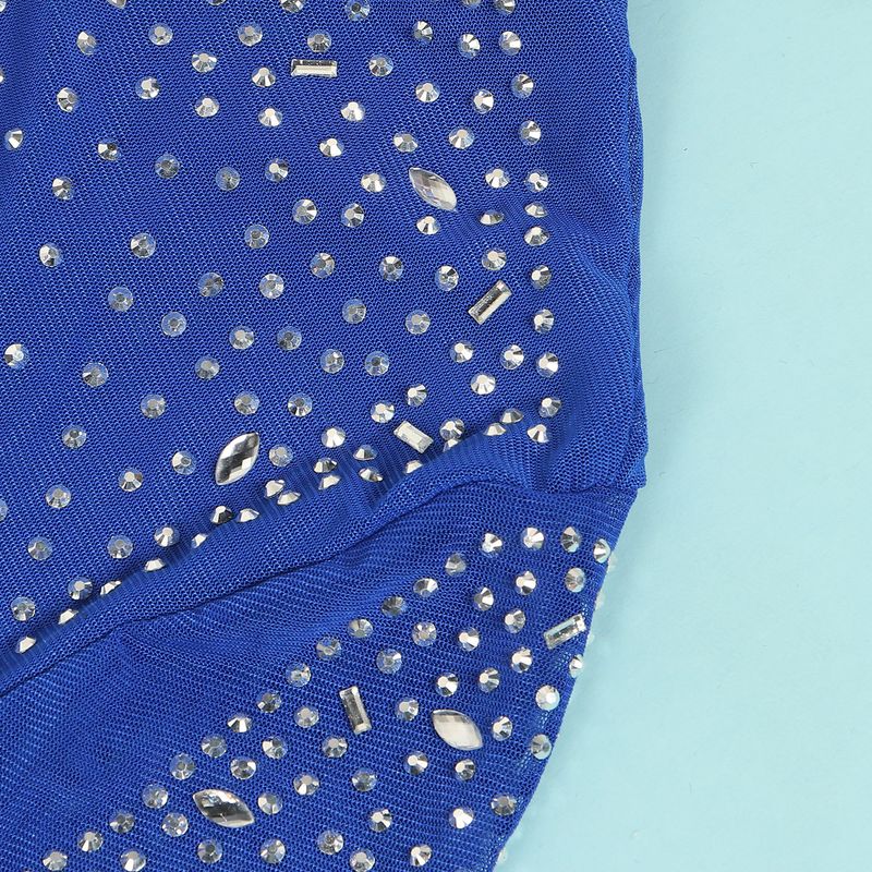 Abito da donna con paillettes e diamanti caldi, aderente e aderente, in maglia con piume e fianchi_voghion.com