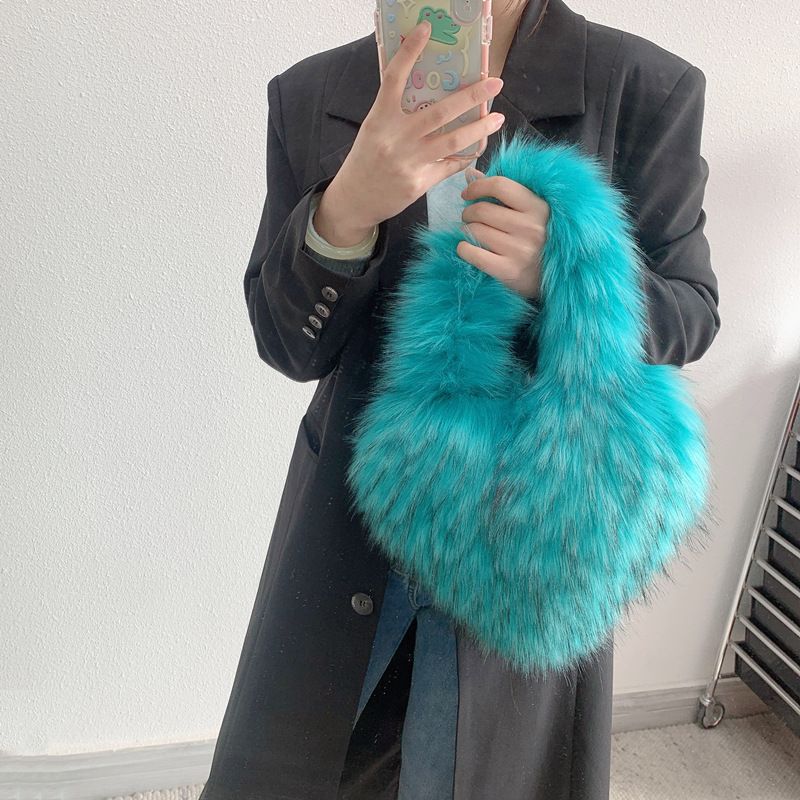 European And American Fashion New Love Bag Raccoon Fur Grass Plush Shell Bag Handbag_voghion.com