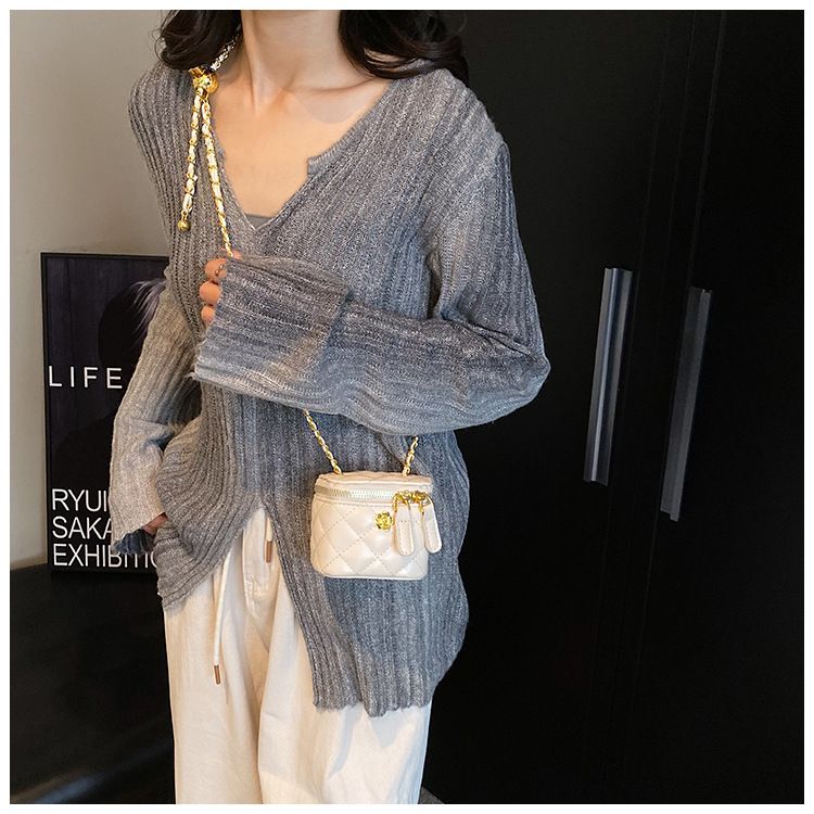 Xiaoxiangfeng Mini Lingge Chain Shoulder for Women 2024 New and Fashionable Crossbody Bag, Popular on the Internet,_voghion.com