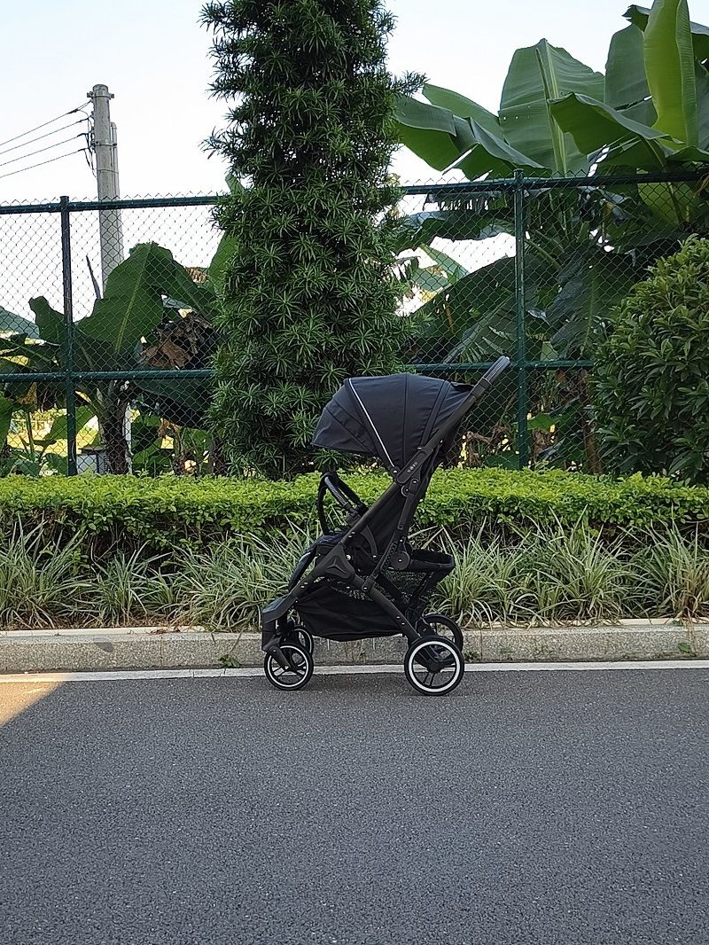 Passeggino Baballo leggero, può stare seduto o sdraiato, pieghevole con un pulsante, passeggino ammortizzante_voghion.com
