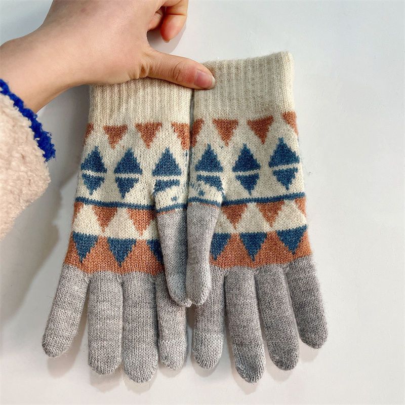 Japanese single quality autumn winter Korean triangular diamond grid knitted gloves, warm and cold resistant, brushed_voghion.com