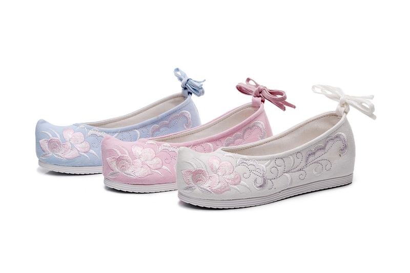 Hanfu-Wolkenkopf mit Schleife, Schuhe mit umgedrehtem Kopf, erhöhte Innenhöhe, antikes Kostüm, bestickte Stoffschuhe mit flacher Unterseite_voghion.com