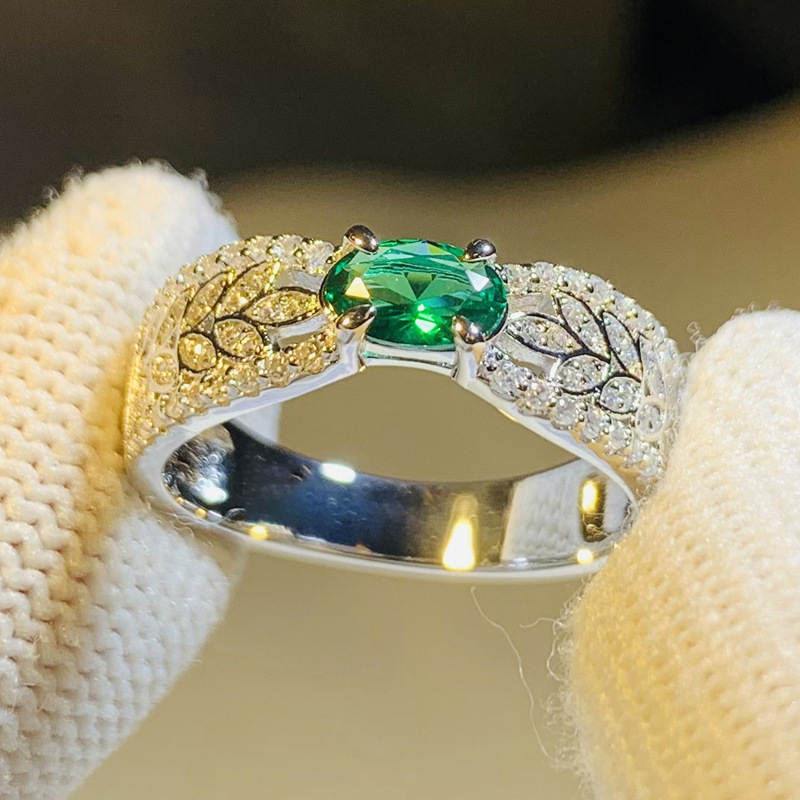Cao Shi's Emerald Tourmaline Ring, Wheat Ear Hollowed Out Ribbon, Female Niche Design, Small Row Diamond Ring_voghion.com