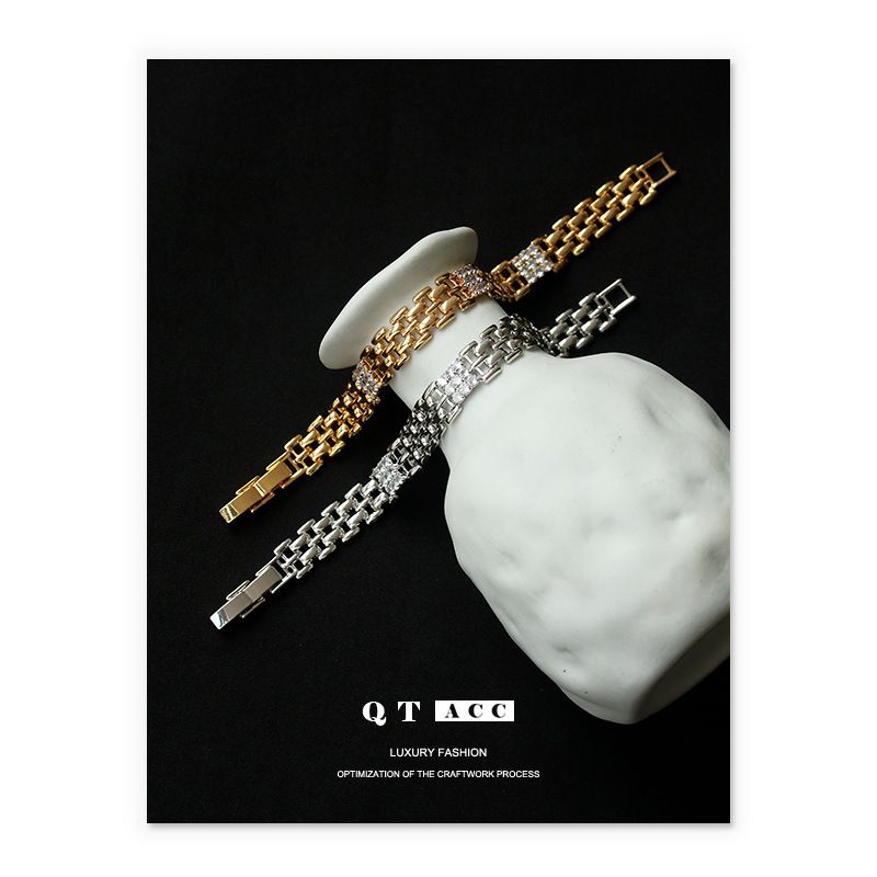 Messing vergoldet/Zirkon Mode Hohl Design Luxus Diamant-besetzte Uhrenarmband Armband für Frauen Trendy_voghion.com