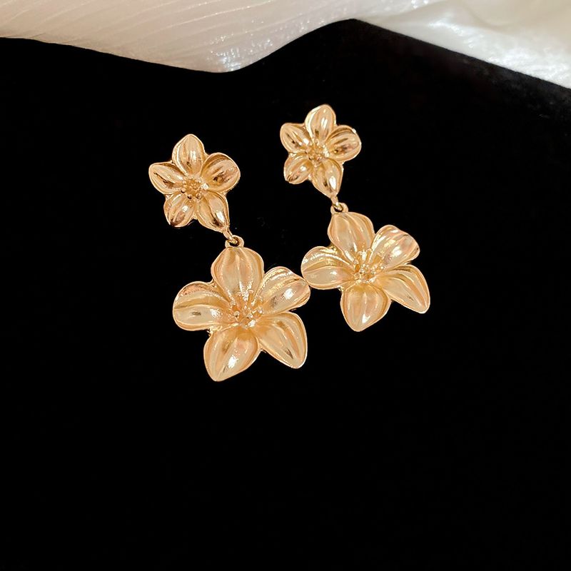Silver Needle Flower Tassel Earnail Necklace Set With Individualized Cold Style Clavicle Chain Fashion Light Luxury_voghion.com