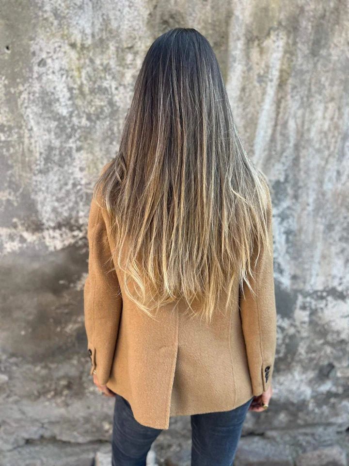Giacca da abito casual da donna in lana con risvolto e bottone e tasca_voghion.com