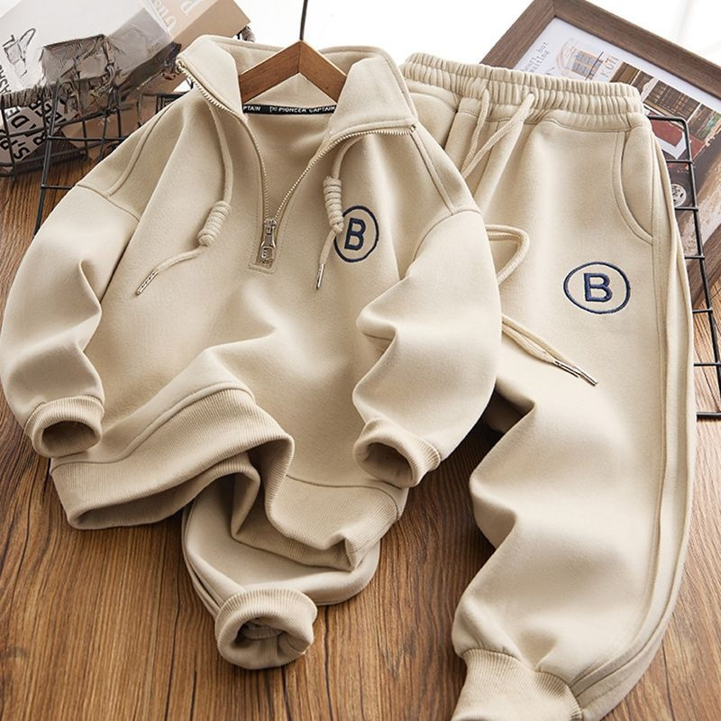 Boys Autumn and Winter New Pi Shuai Sweater and Pants Two Piece Set 2023 Middle and Big Boys Top and Pants Sports Set_voghion.com