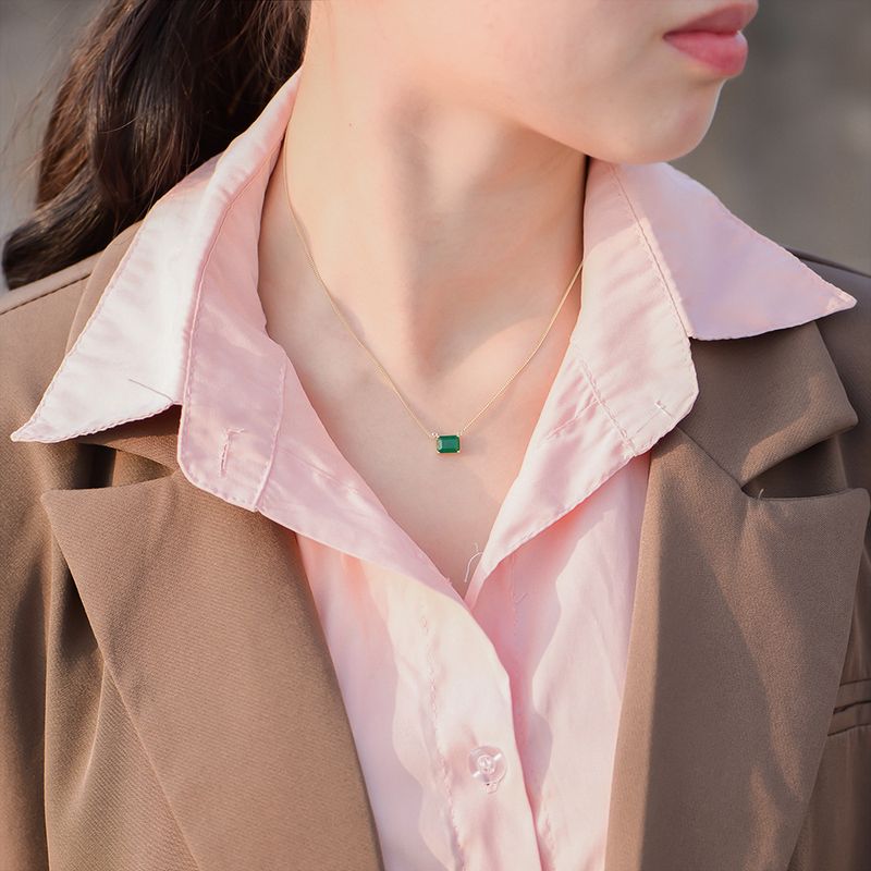 Damenschmuck S925 Sterling Silber Quadratische smaragdfarbene Edelsteinkette Nischendesign Leichter Luxus Einfache Schlüsselbeinkette mit einem einzelnen Diamanten_voghion.com