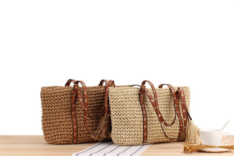 Borsa a tracolla singola in paglia con frange in corda di carta Borsa intrecciata a mano all'uncinetto Borsa da spiaggia alla moda per donna_voghion.com