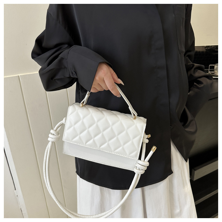 2023 new fashion simple small fragrant wind women's bag net red niche women's bag rhombus single shoulder diagonal bag design sense_voghion.com