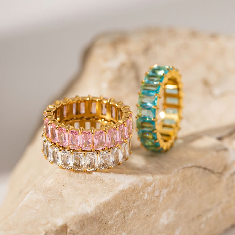 Bague en acier inoxydable doré de style Instagram incrustée de lave en zircon, accessoire de niche tendance et résistant à la décoloration_voghion.com