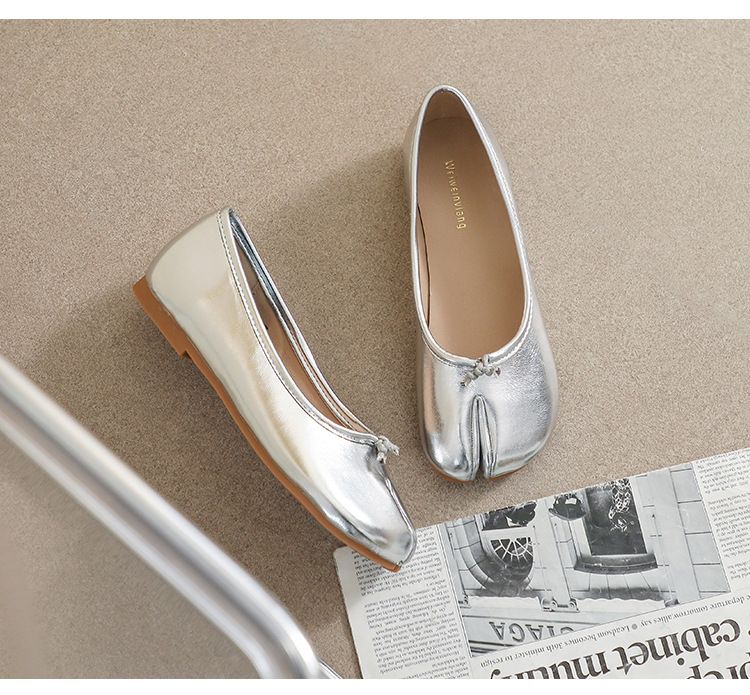 French Mary Jane Shoes Women's One-pedal Pig's Trotters Split-toe Flat-soled Single Shoes Soft-soled Shallow Mouth Large-size Women's Shoes_voghion.com