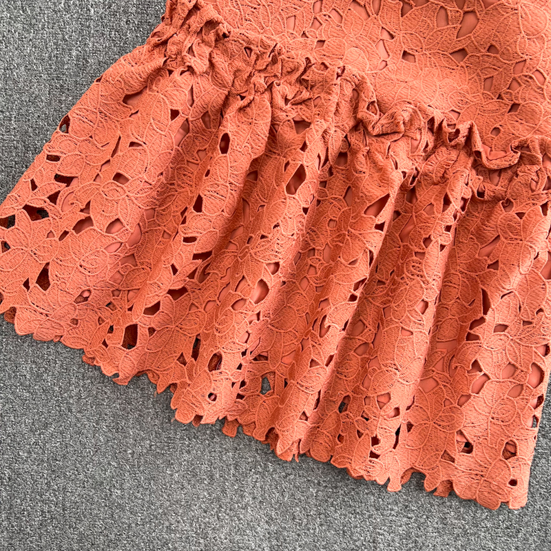 Conjunto feminino de duas peças com camisa curta e manga lanterna, cintura alta e saia justa em A_voghion.com