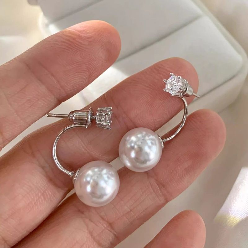 Orecchini eleganti e comodi da indossare, in stile celebrità, con doppia perla bianca australiana e design pendente sul retro, per le donne._voghion.com