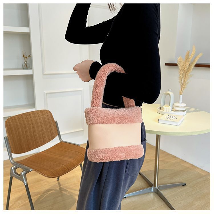 Women's winter new lamb wool splicing hand held mini cute net celebrity bucket bag plush bag_voghion.com