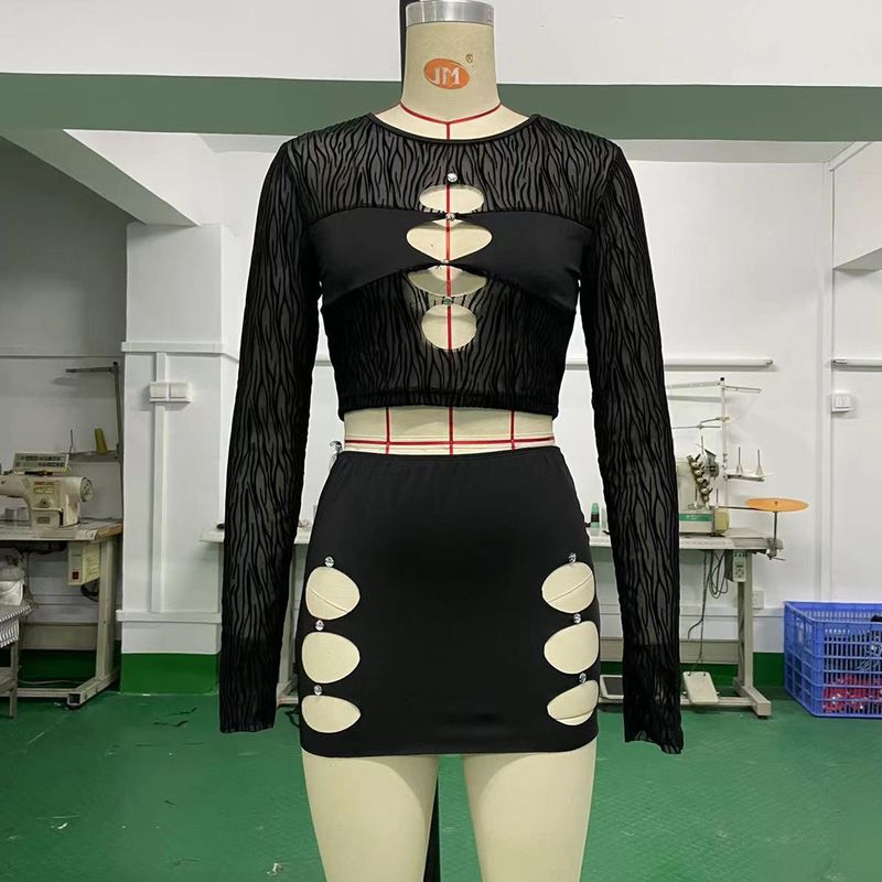 Damenmode Gaze durchsichtiges ausgehöhltes Nageldiamant sexy Gewürzkleid-Set_voghion.com