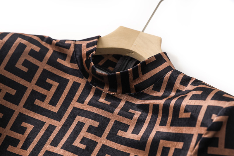 Colletto da donna in velluto stampato con motivo svastica a maniche lunghe primaverili e autunnali con fondo in cotone con spalla superiore e moda di abbigliamento singolo_voghion.com