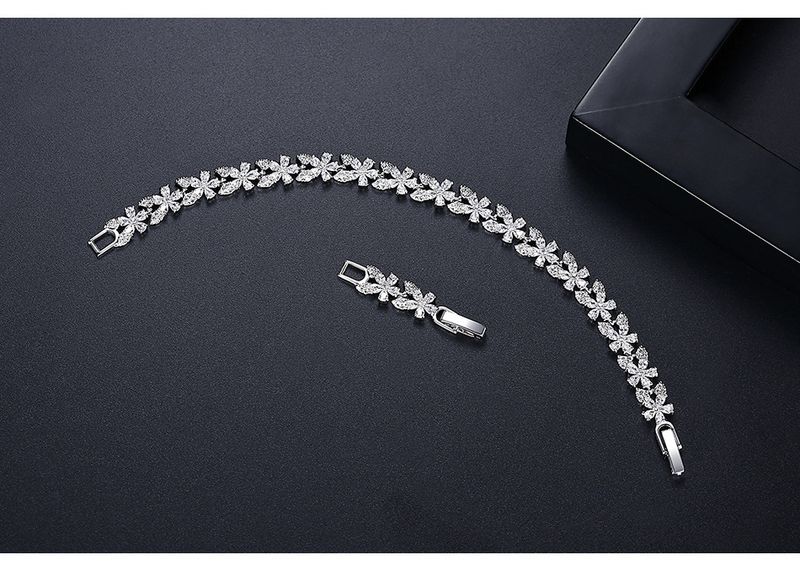 Bracelet élégant en zircone pour femme avec breloque papillon, accessoire de mode en alliage de cuivre galvanisé de haute qualité_voghion.com