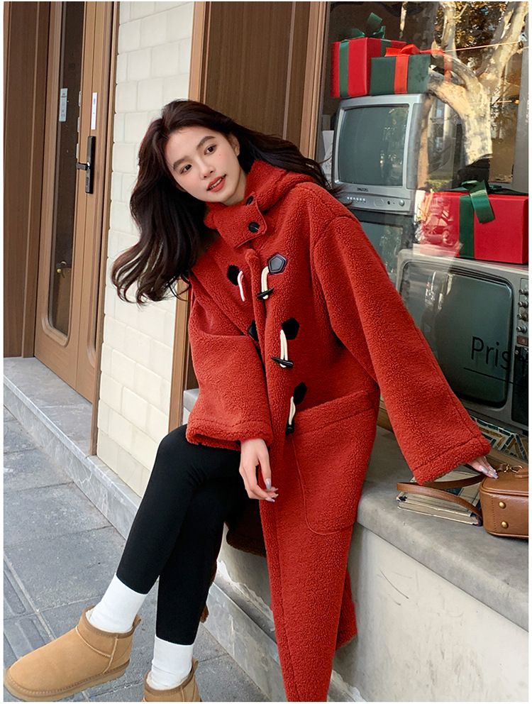 Luxuriöser Kunstpelzmantel mit Kapuze für Damen – extralange Winterjacke mit weichem Sherpa-Futter, eleganten Knopfdetails und übergroßer Passform_voghion.com