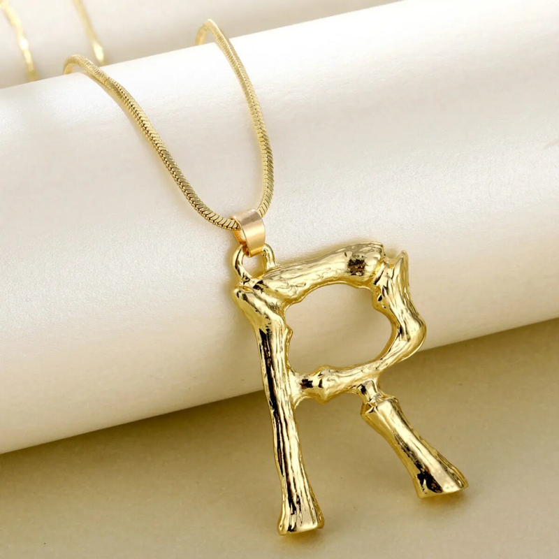 Vendita calda Collana con ciondolo a forma di lettera da donna, realizzata in bambù_voghion.com