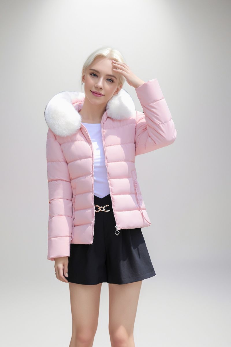 Giacca invernale da donna con grande collo in pelliccia, nuovo stile corto 2024, vestibilità slim fit, in cotone spesso_voghion.com