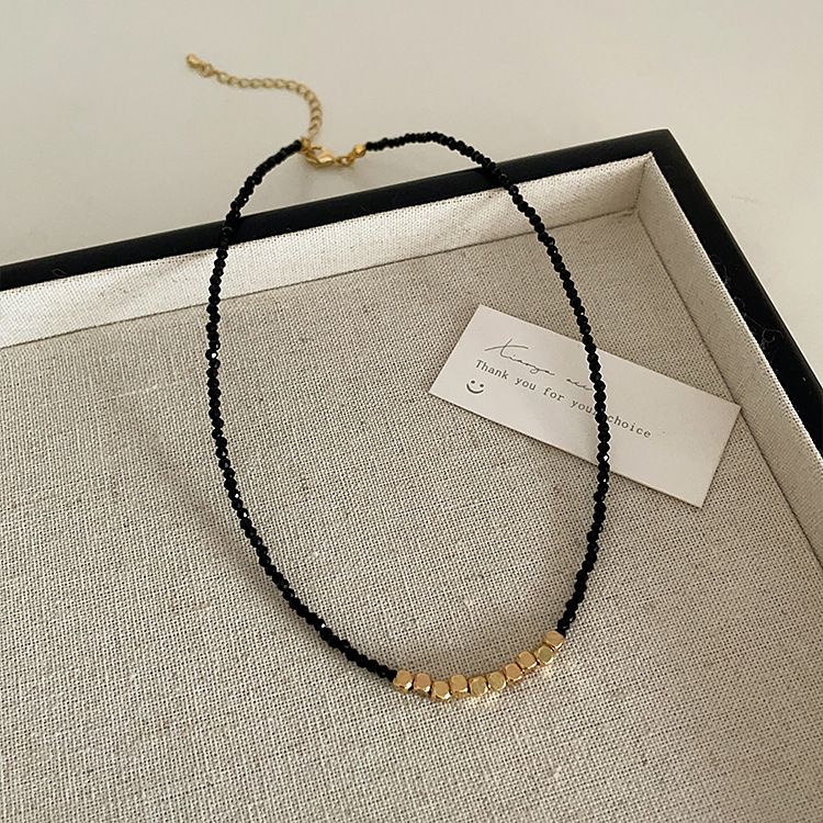 Collar de corazón de metal de cristal negro para mujer, diseño de nicho, personalidad retro, collar de temperamento simple y versátil, cadena de clavícula_voghion.com
