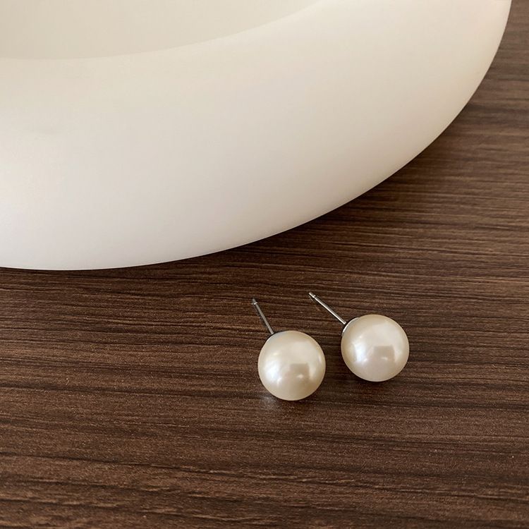 Minimalistische kalte Perle für Frauen im französischen Hepburn-Stil, einfache, vielseitige und elegante Ohrringe, Ohrschmuck für Internet-Berühmtheiten_voghion.com