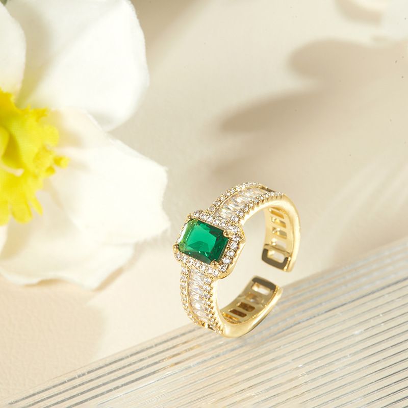 Einzelringe Hochwertiger leichter Luxus-Stil Smaragd Persönlichkeit Wassertropfen Ringöffnung Einstellbar Zirkon Retro Temperament Ring Ring_voghion.com