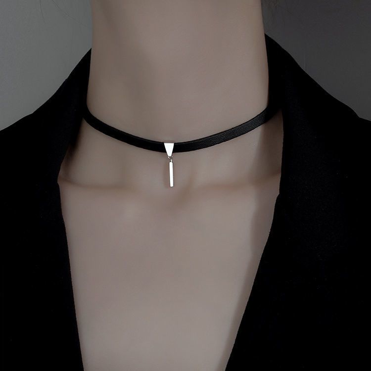 2023 New Chocker Collar Necklace With Internet Celebrity Geometric Design, Black Leather Rope Collarbone Chain, Elegant_voghion.com
