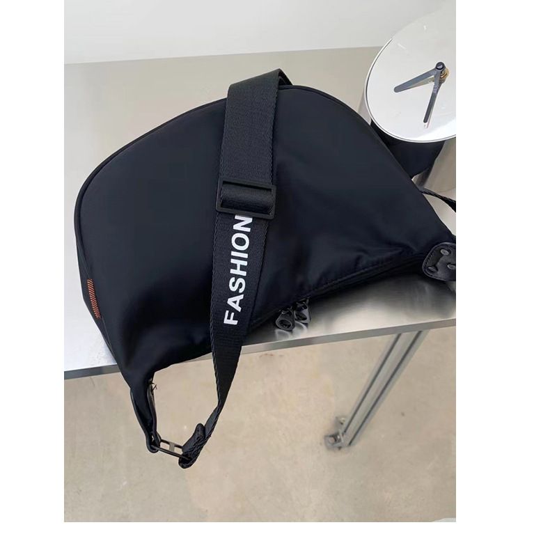 Borsa a tracolla grande e capiente in tessuto Oxford impermeabile per donna, stile casual sportivo, versatile e di nicchia._voghion.com