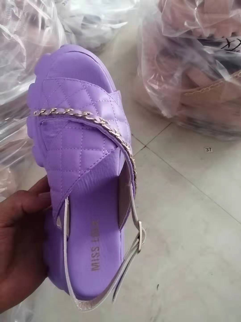 Sandalias de suela gruesa de comercio exterior para mujer, con hebilla cruzada, cadena decorativa, puntera con fugas, cruz pequeña, fragancia rómbica, sandalias de playa con entramado_voghion.com