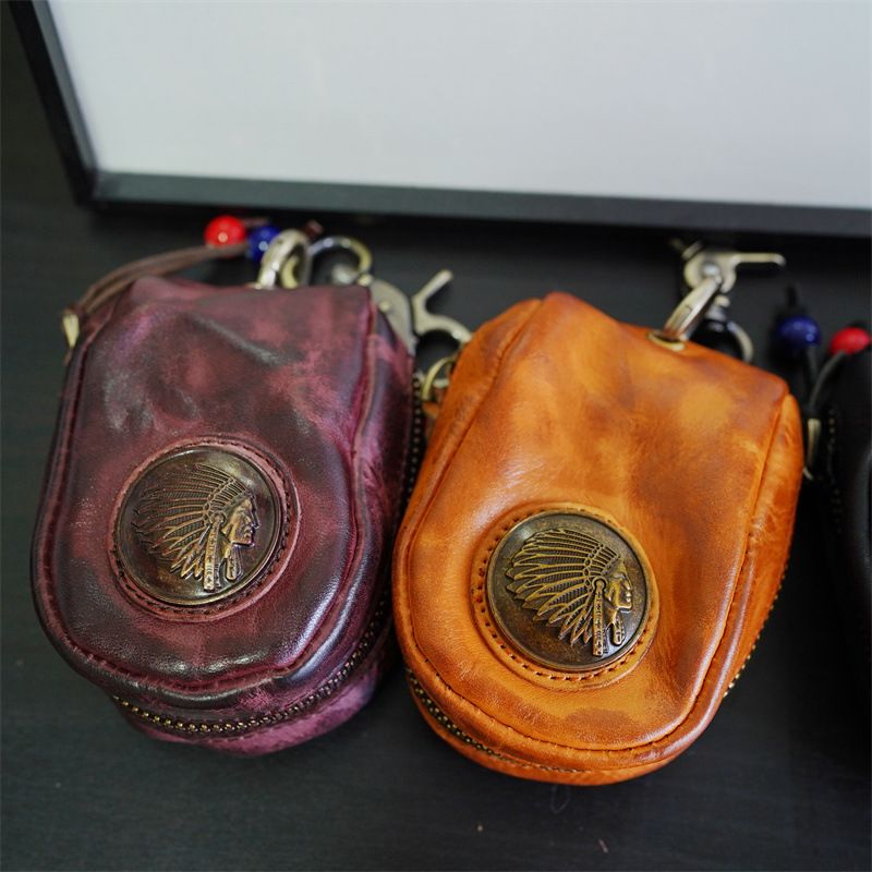 Portachiavi per auto con cerniera in pelle conciata al vegetale con testa di indiano, fatto a mano in stile vintage lavato_voghion.com