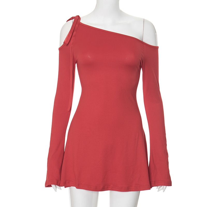 Abito da donna autunno monospalla con colletto obliquo, maniche lunghe, volant e fianchi_voghion.com