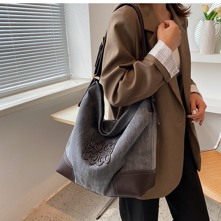 2024 Nuova borsa da donna di grande capacità Borsa da donna autunnale Borsa in tela Instagram Borsa a tracolla singola Borsa a secchiello casual_voghion.com
