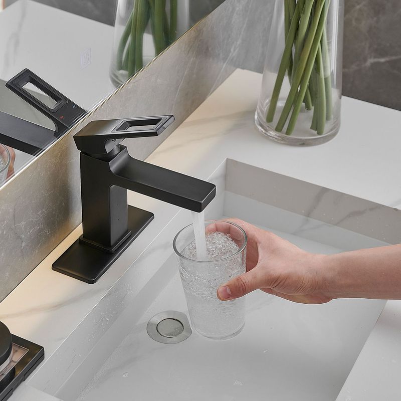 Single Hole Single-Handle Bathroom Faucet_voghion.com