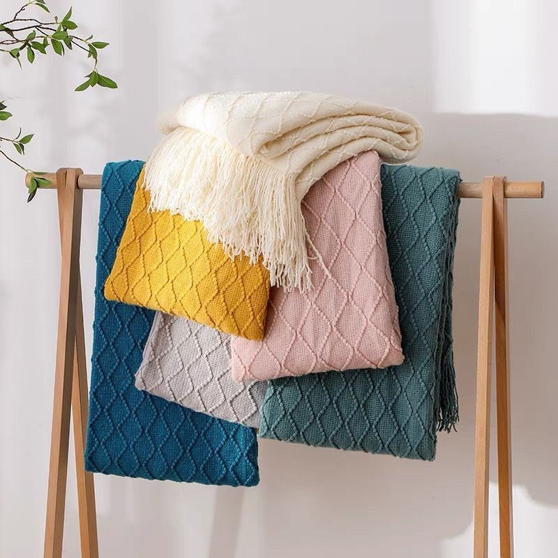 Nordic Retro teemanttekk, ühevärviline kootud tekk, voodiotsa tekk, voodidiivani tekk, rätik, voodiotsa rätik_voghion.com
