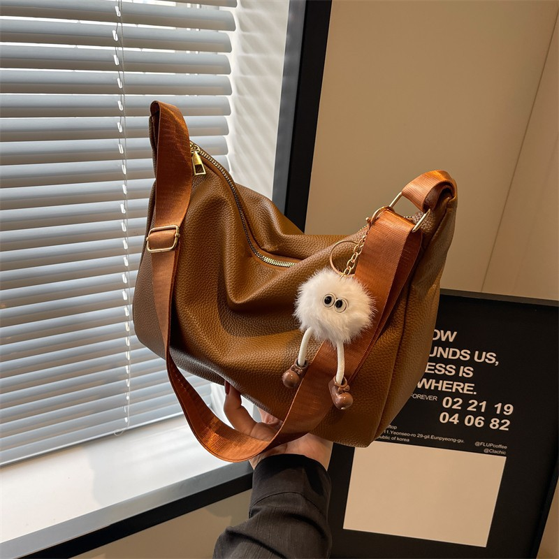 High end women with large capacity spring winter 2024, new trendy and fashionable single shoulder crossbody bag for_voghion.com