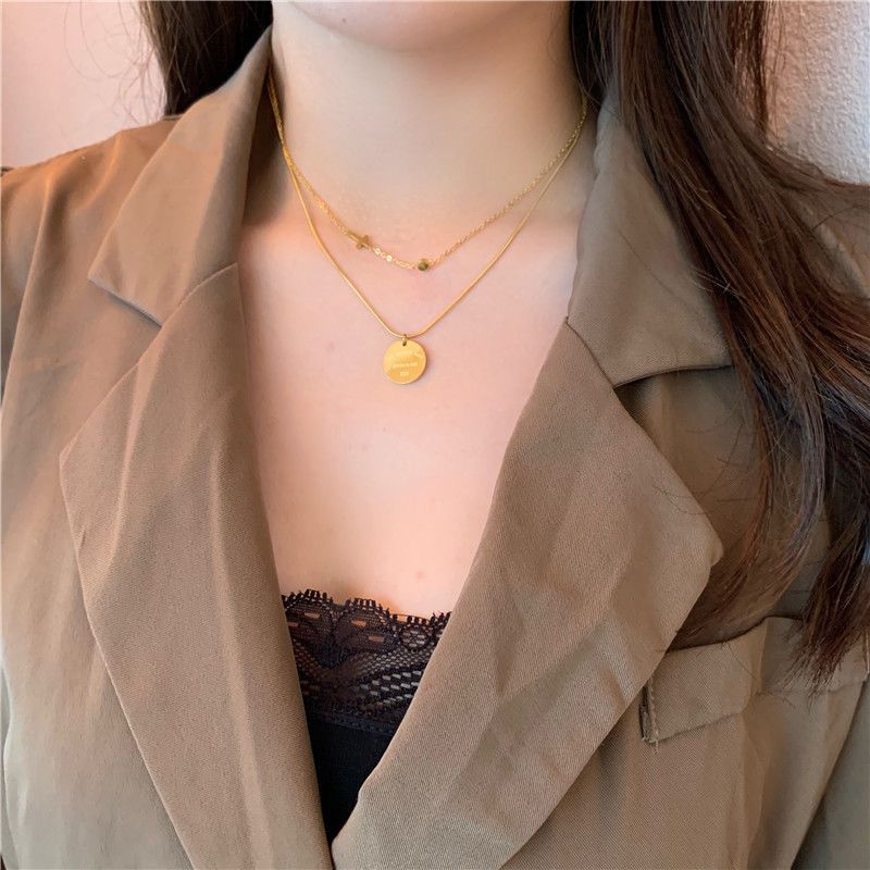 Collier double couche en acier titane 2022, avec gravure d'emblème rond féminin, petit, de haute qualité et léger_voghion.com