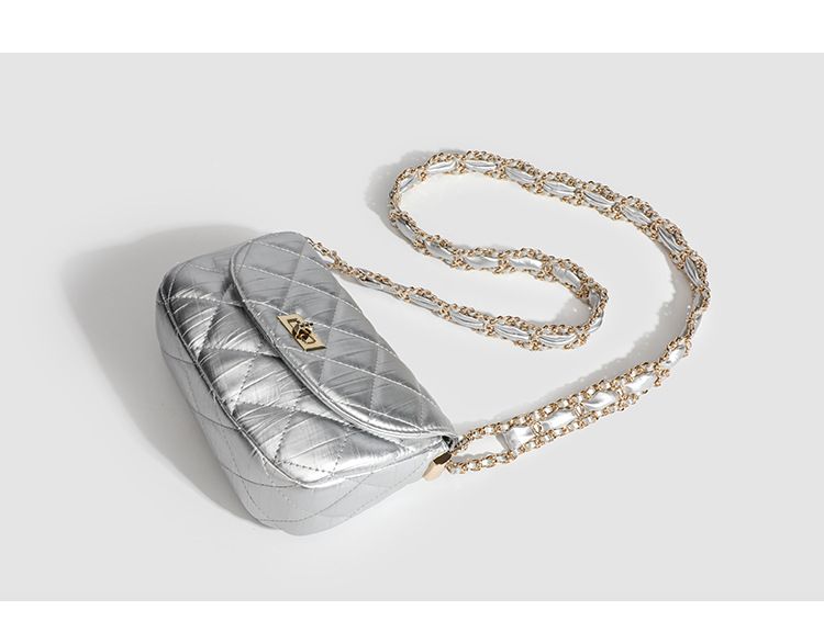 Borsa a tracolla con tracolla larga in argento 2024, stile piccolo e profumato, con catena, stile premium squisito_voghion.com