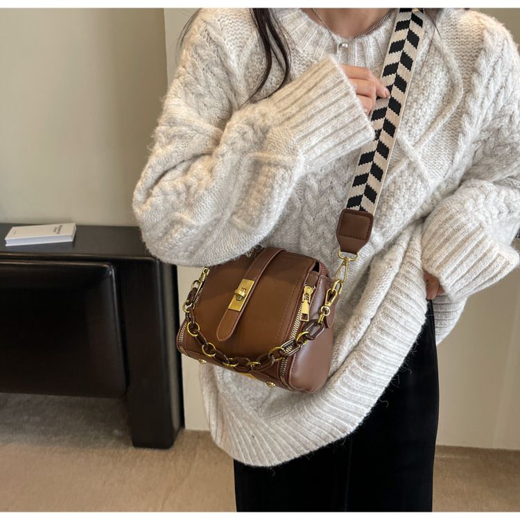 Women's Stylish Tote Bag - Medium Size Shoulder Bag With Flap Closure, Lightweight PU Leather For Everyday Essentials Versatile Bucket Bag Storage_voghion.com