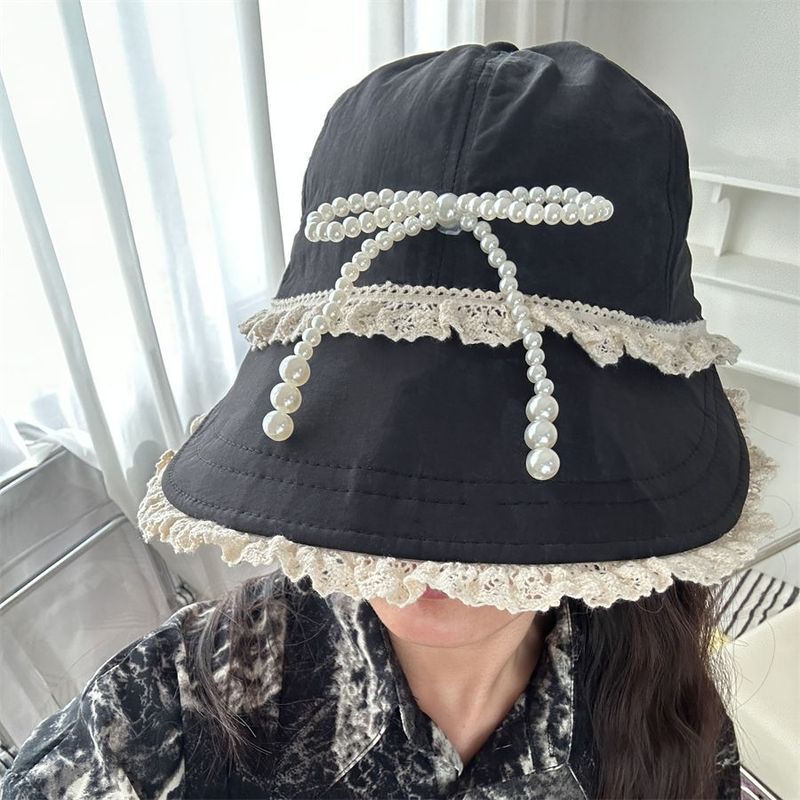 Cappello estivo con protezione solare, con fiocco, perla e catena, in pizzo e tesa larga, essenziale_voghion.com