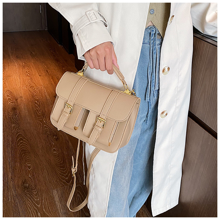 Niche Design High-end Bag Women's 2023 Summer New Fashion One-shoulder small square bag retro diagonal Cambridge bag_voghion.com