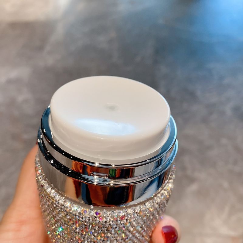 50 ml Airless pompfles voor crèmes en serums – luxe navulbare cosmetische container met diamantaccent (lekvrij, reisvriendelijk)_voghion.com