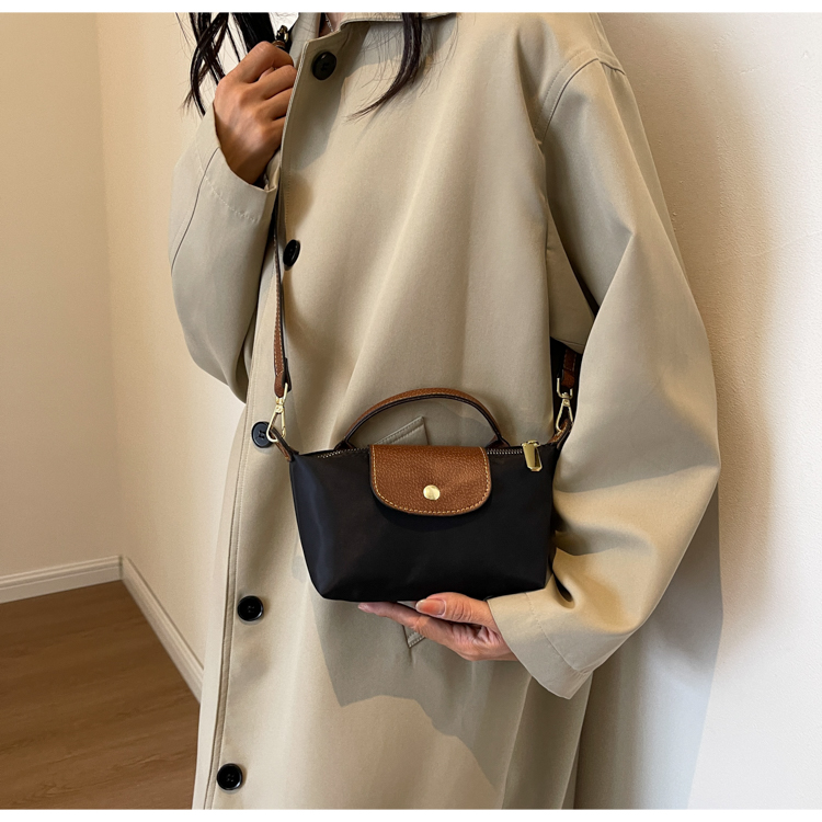 Designer Semplice Crossbody Moda Donna Mini Ascellare Packe Satchel 2023 Trend Hobos B Lady Spalla Bs_voghion.com