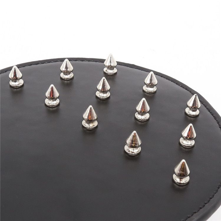 Prodotti sessuali Racchette Racchette sparse con più chiodi Giocattoli sessuali Racchette in pelle Attrezzatura femminile in pelle Accessori Racchette_voghion.com