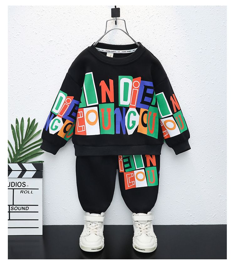 Kinderkleidung Jungen Frühlingsanzug 2024 Langarmmodemarke für Kinder Zweiteiliger Anzug Kindersportpullover Brief Kinderkleidung Baby_voghion.com